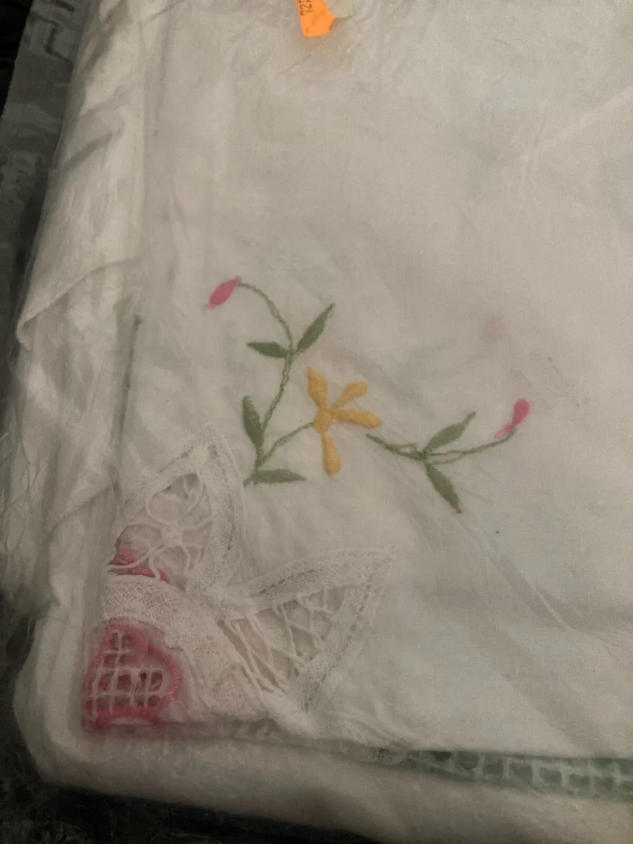 Handmade beautiful table cloth Easter - Image 2