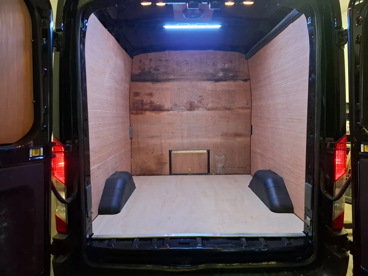 2021 Ford Transit Trail 4WD - Image 4