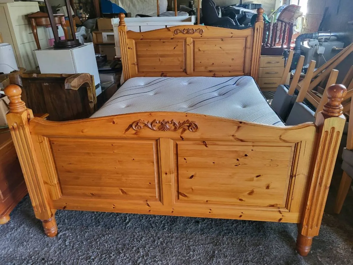 Solid wood King-size bed and mattress - Image 3