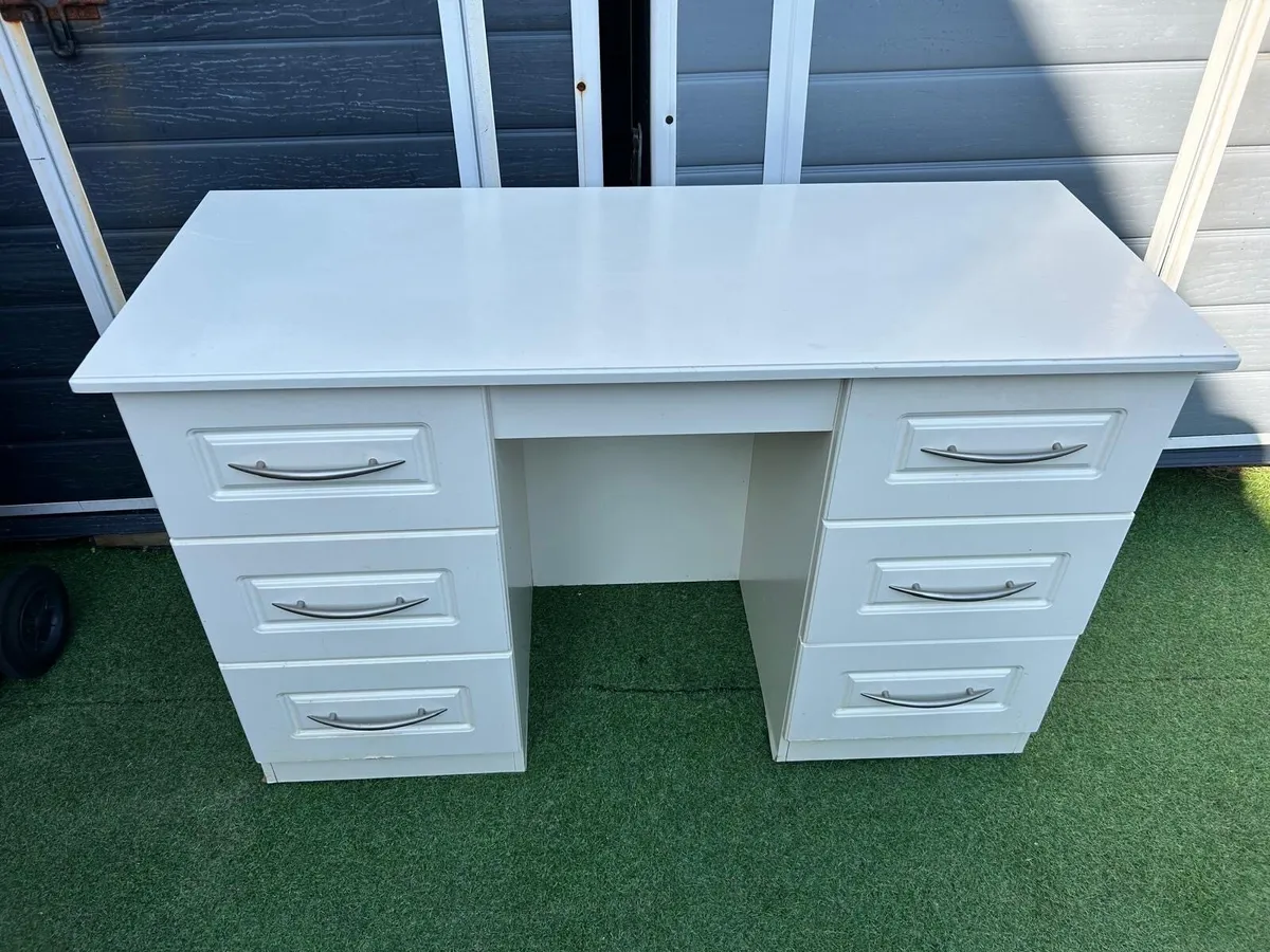 Dressing table - Image 2
