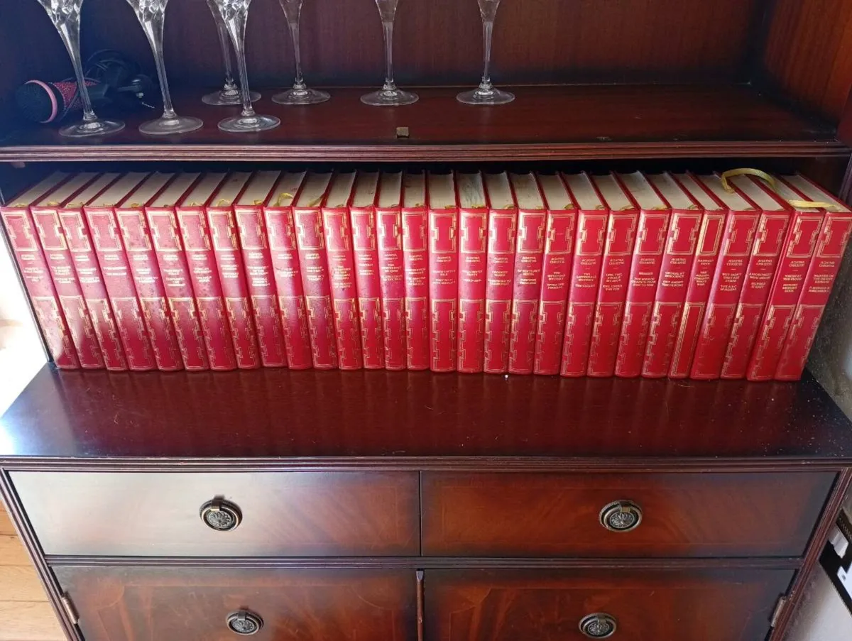 Agatha Christie - Image 2