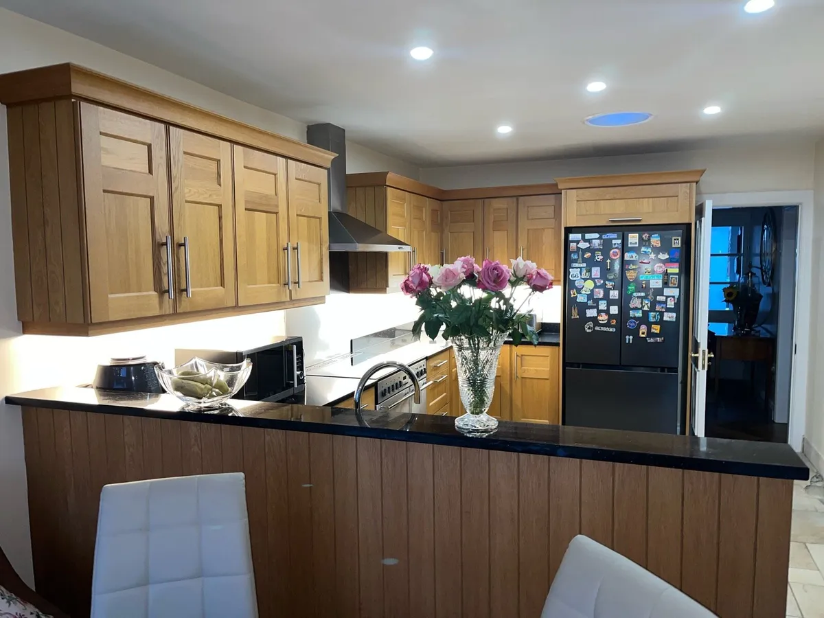 Kitchen - solid oak, Rangemaster oven & granite - Image 2