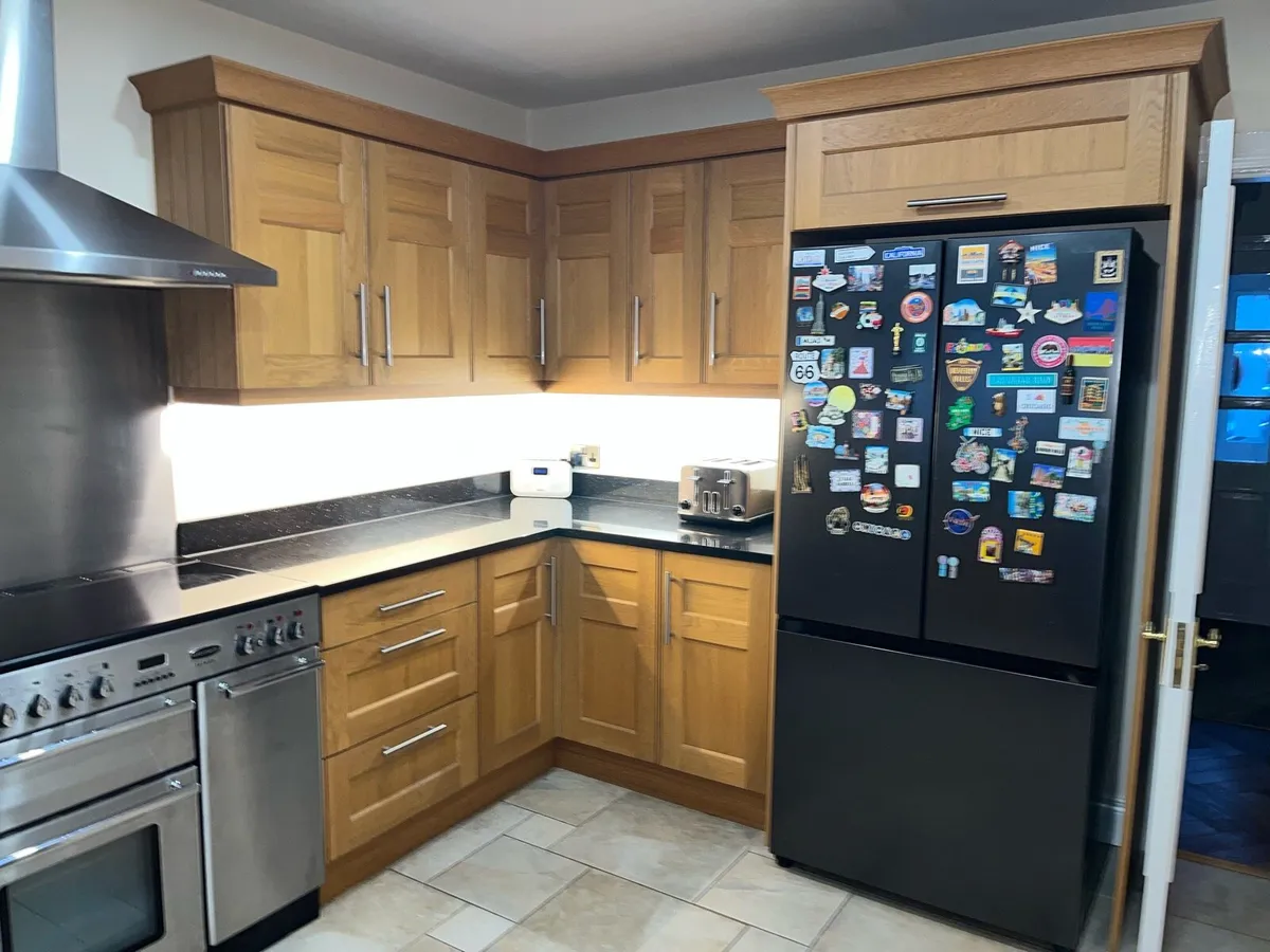 Kitchen - solid oak, Rangemaster oven & granite - Image 4