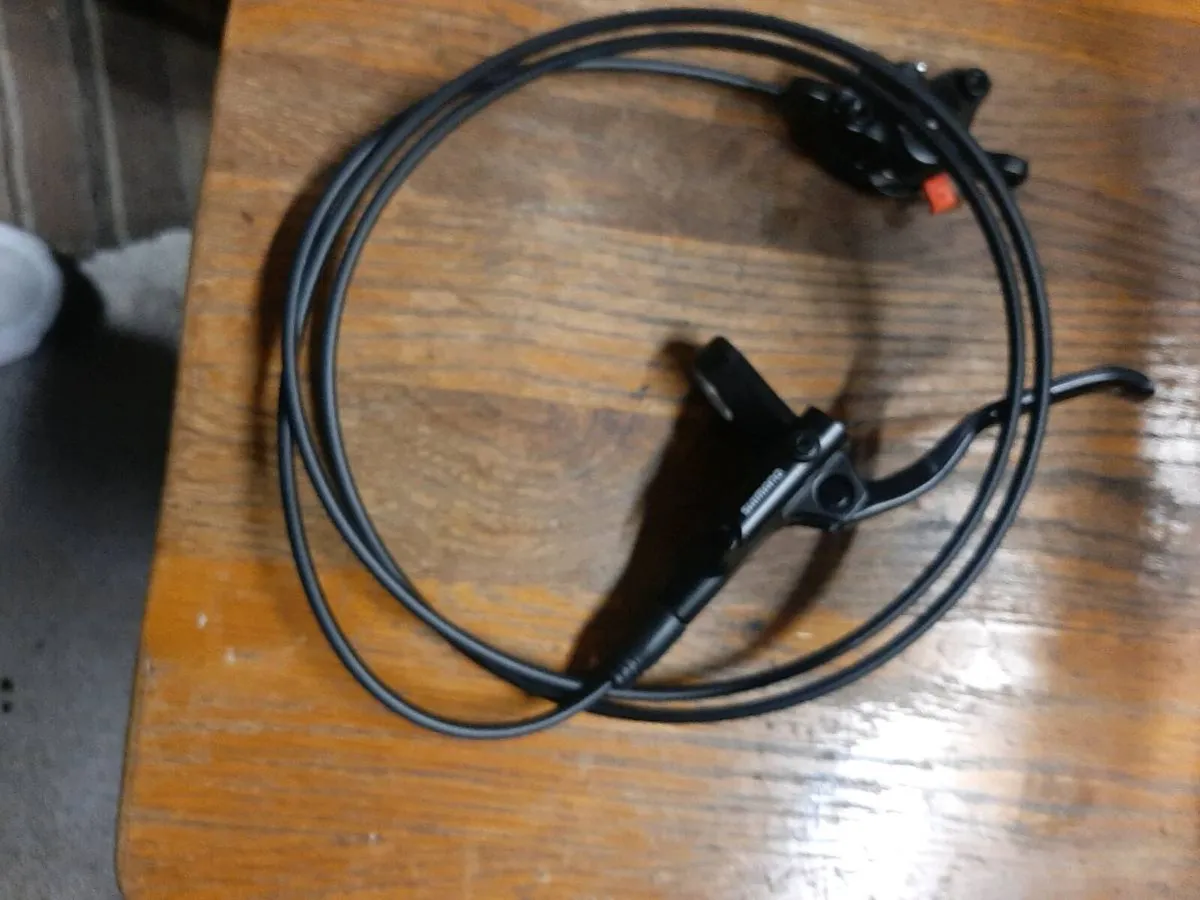 Shimano hydraulic rear break lever hosing caliper - Image 4