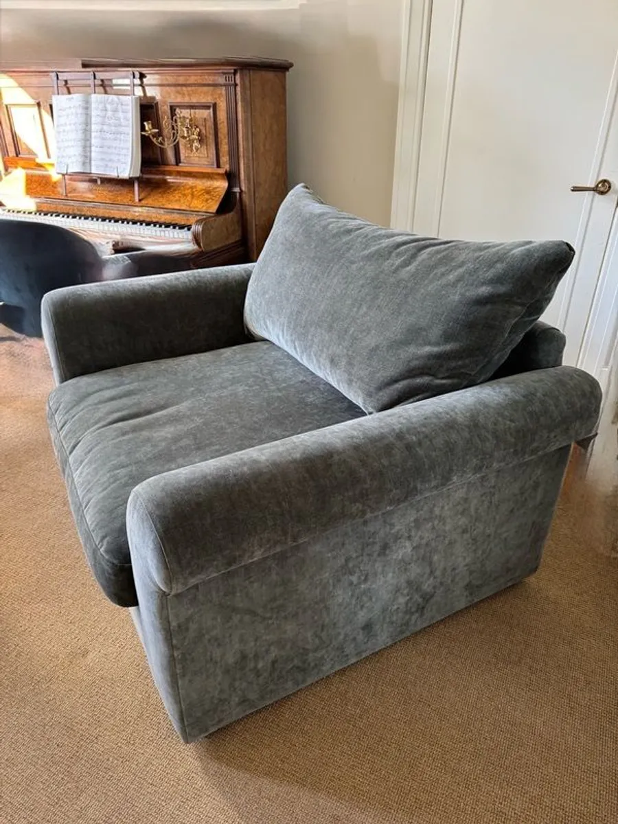 Corah cuddler chair - green - Image 4