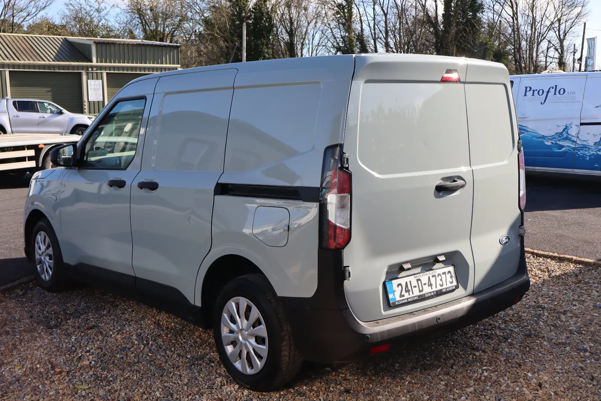 Ford Transit Courier Trend  2024 - Image 3