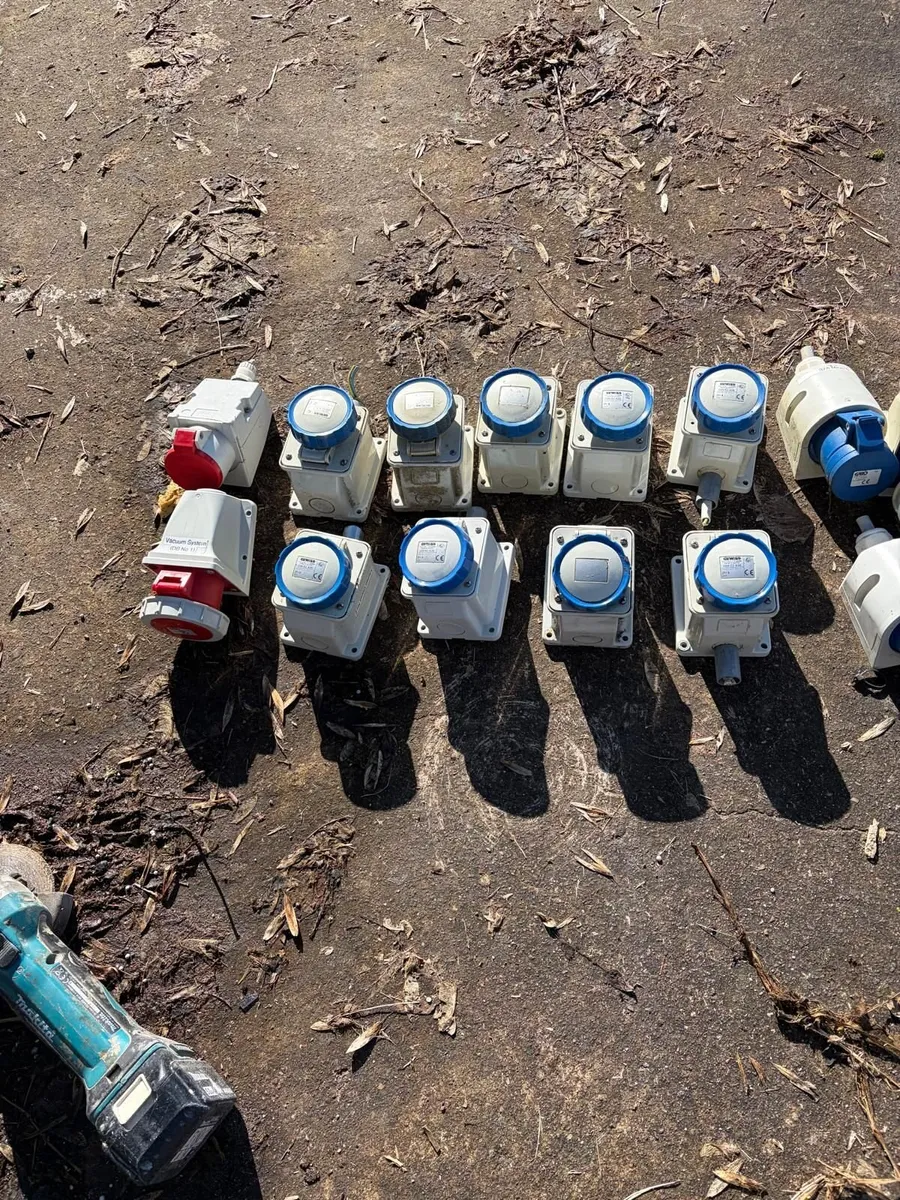 Electrical sockets - Image 3