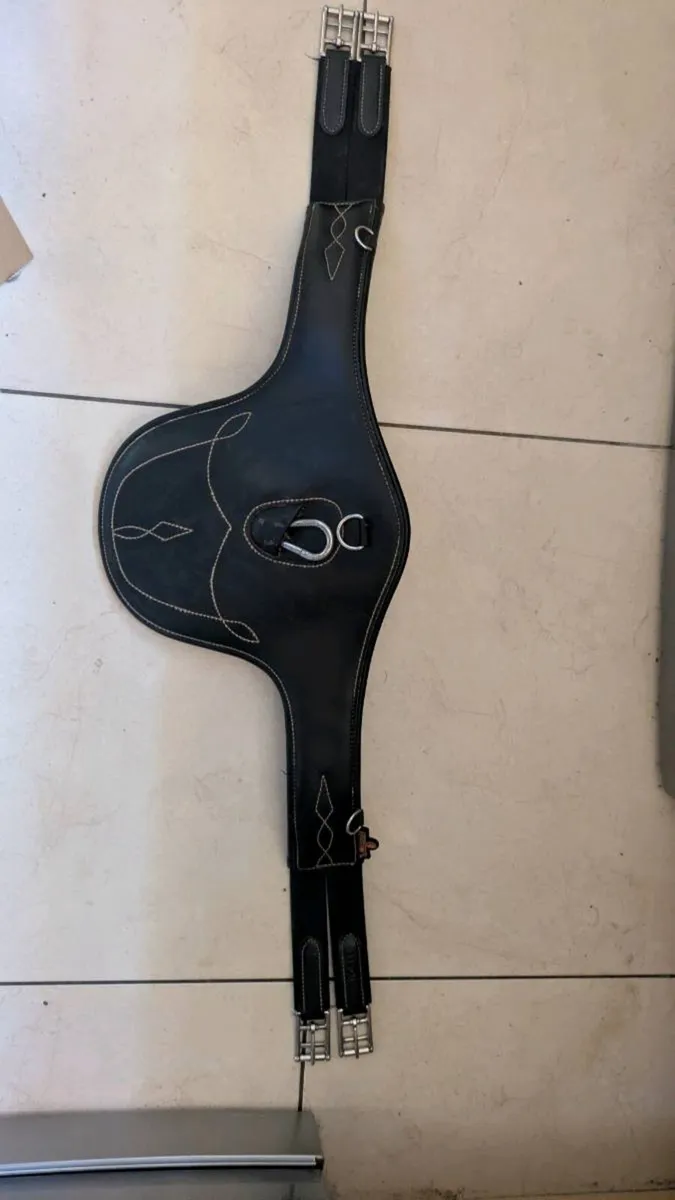 Kentucky Horsewear stud girth black - Image 1