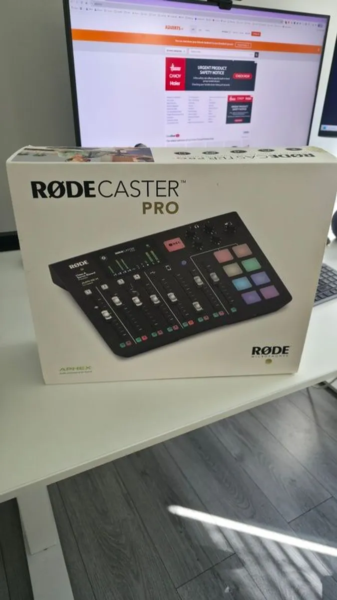 RODECaster Pro Podcast Mixer (Excellent Condition)