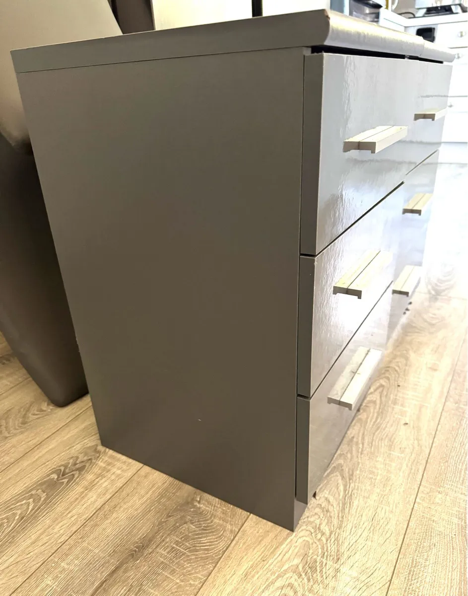 Bedside table with drawers - Image 2