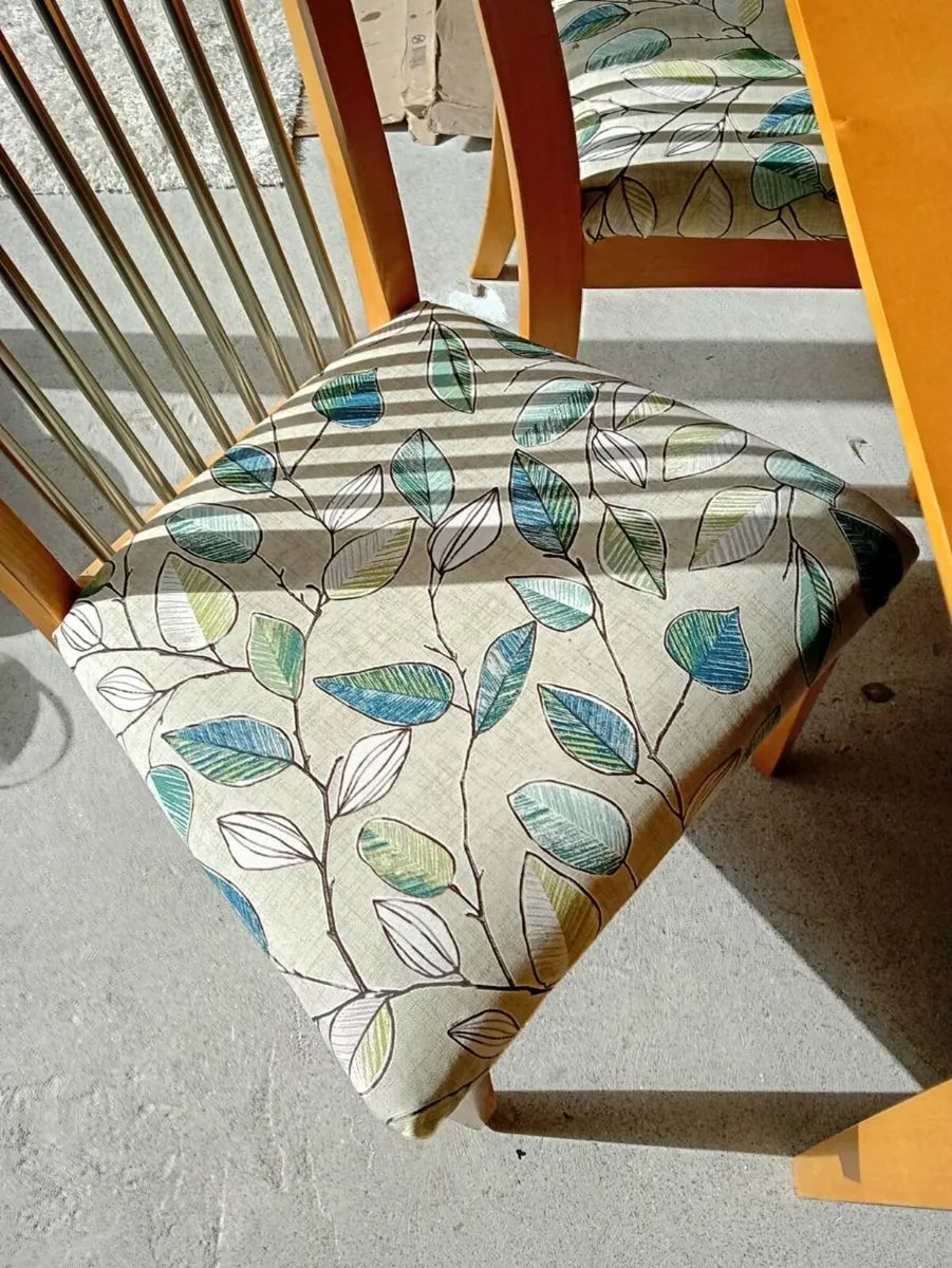 Dining table and chairs - Image 4