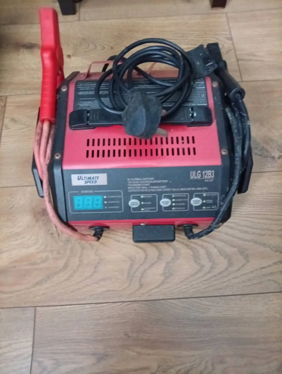 Car charger - Image 1