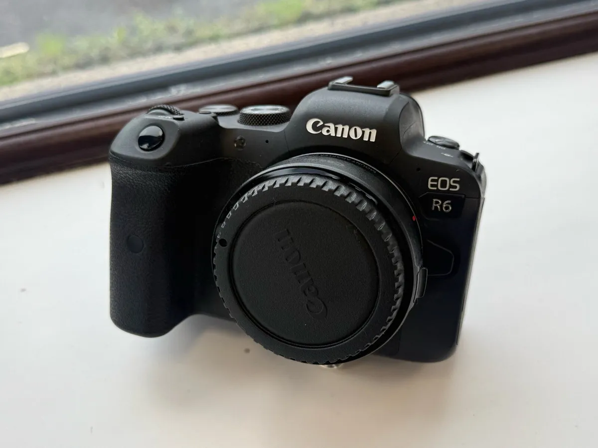 Canon R6 - Image 2