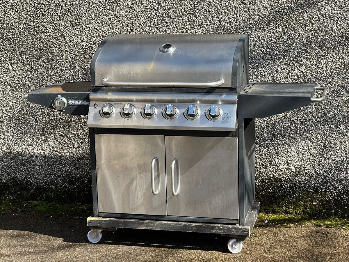 6 Burner Gas BBQ + Side Burner - Image 1