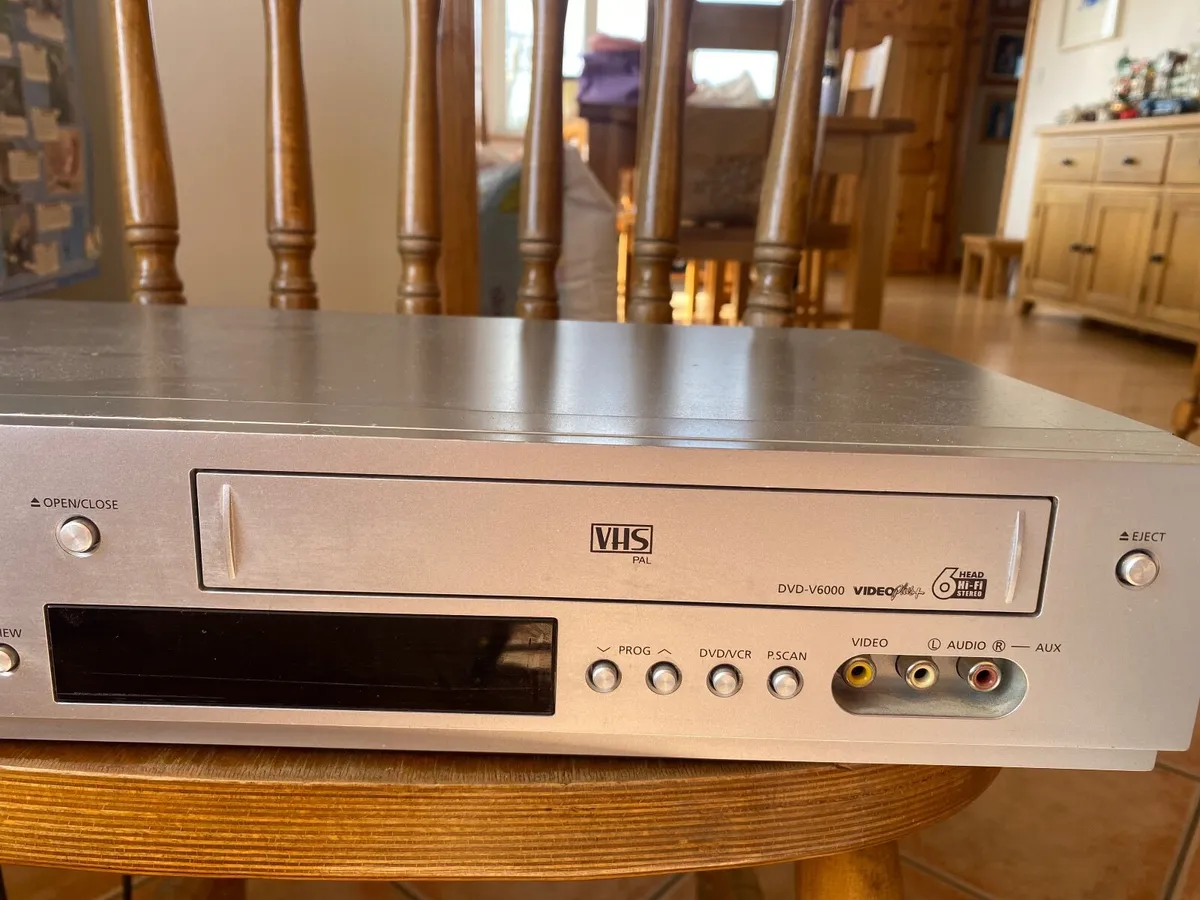 VHS DVD player - Image 4