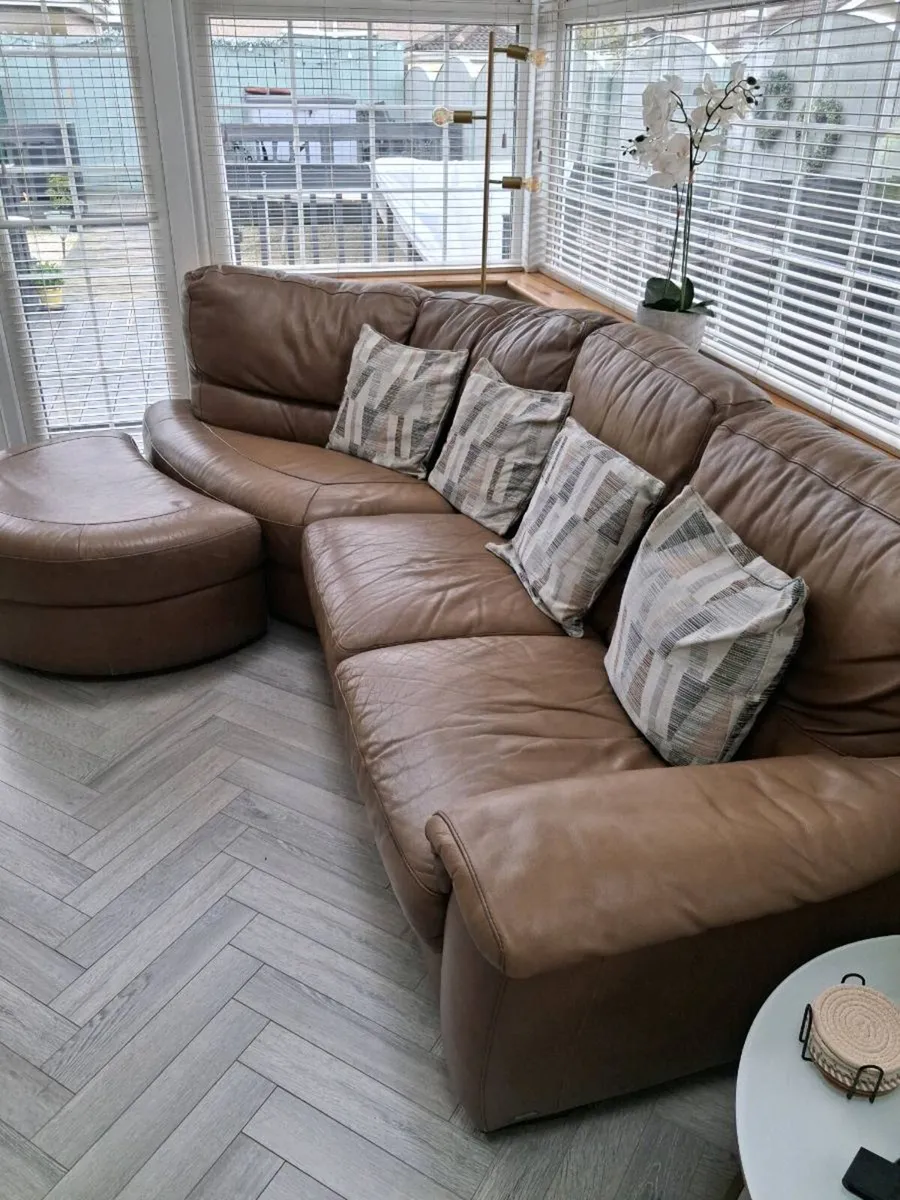 Couch- brown leather- - Image 1