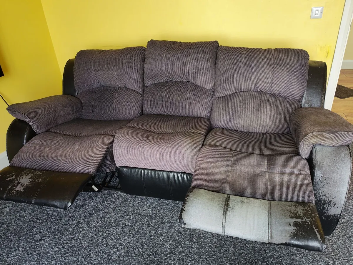 3 Seat Recliner Couch - Image 1