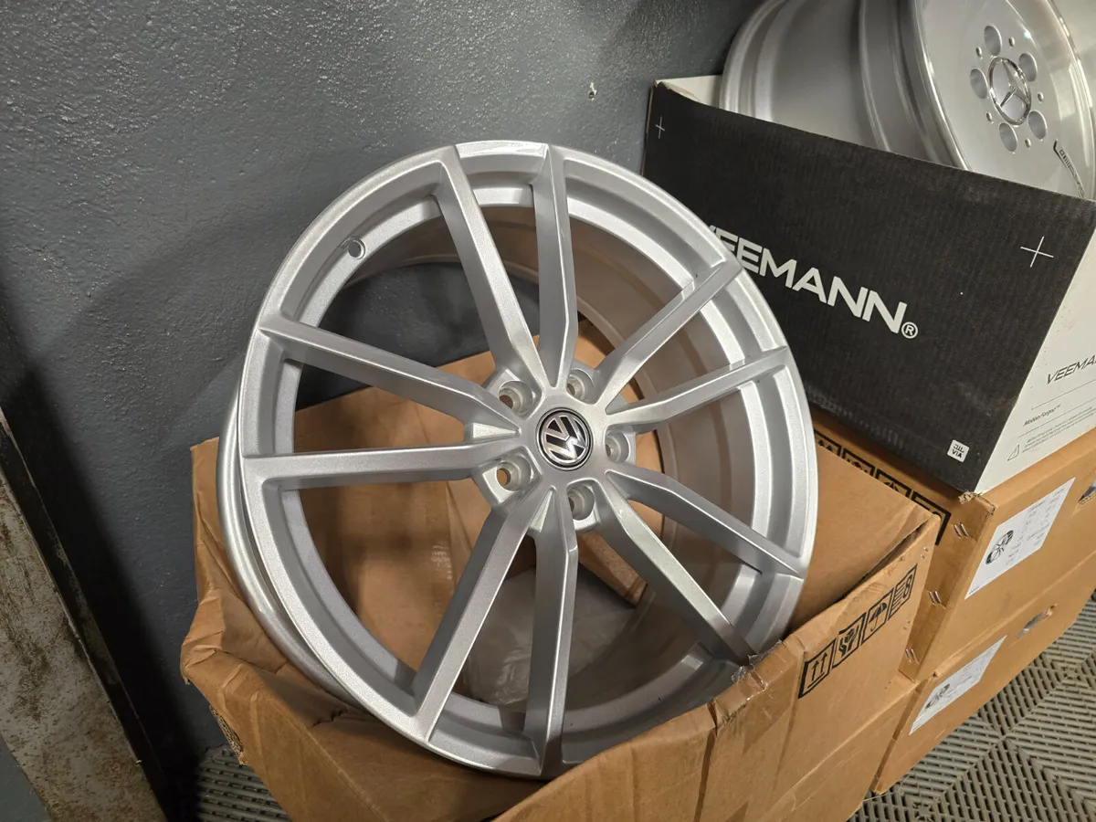 **Special** 18" 19" VW Pretoria Style