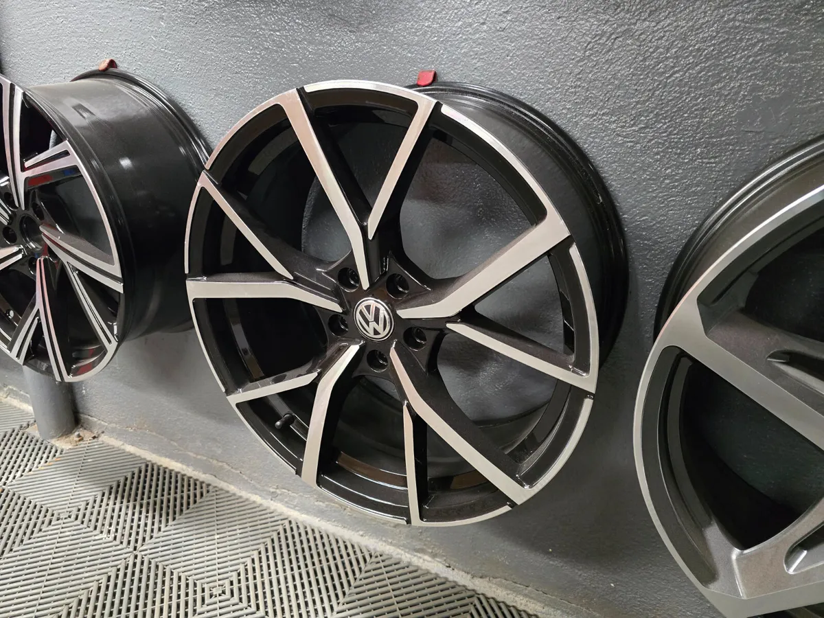 **Special** 19" Volkswagen Estoril Style