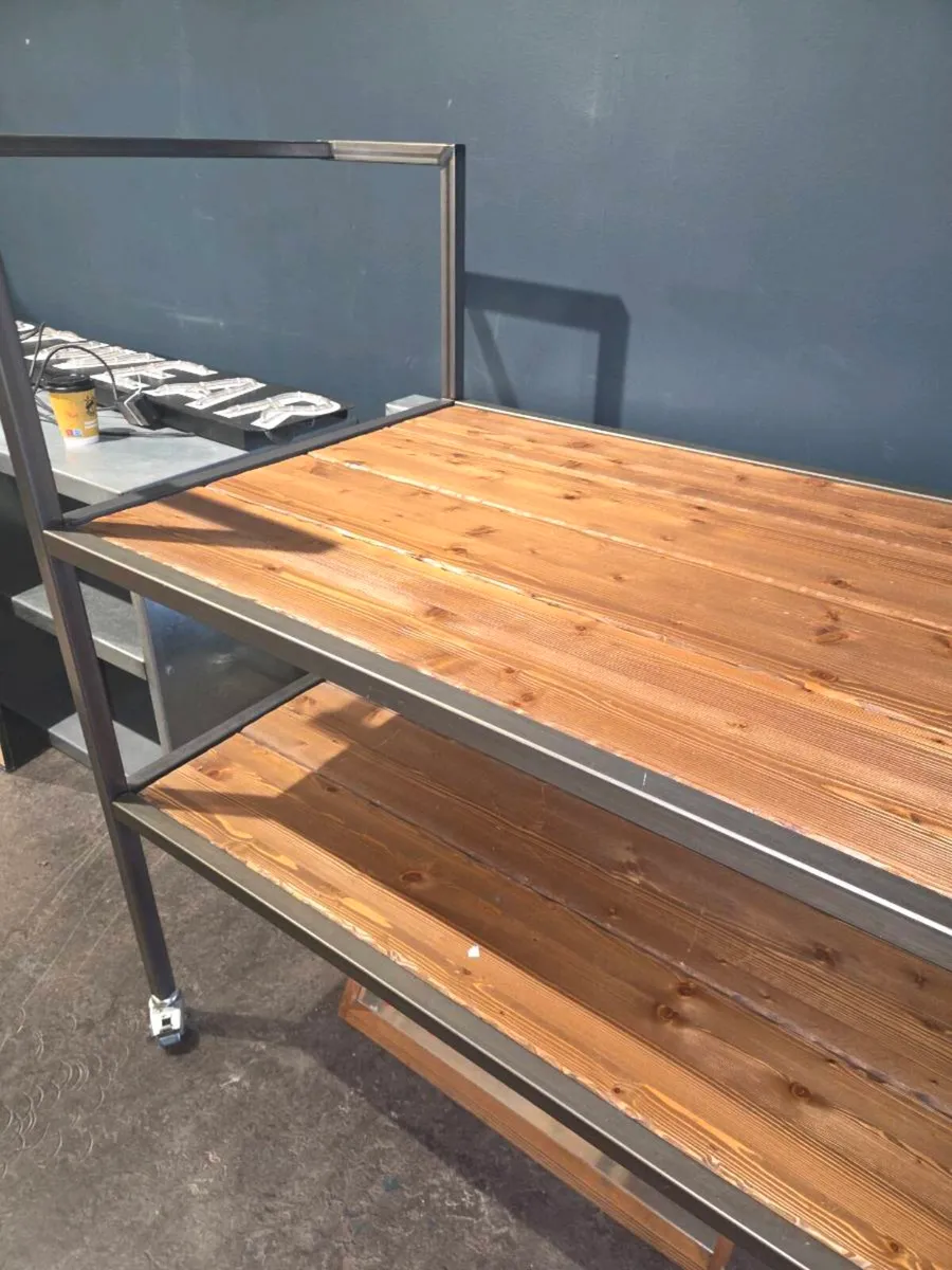 Display/work table - Image 1