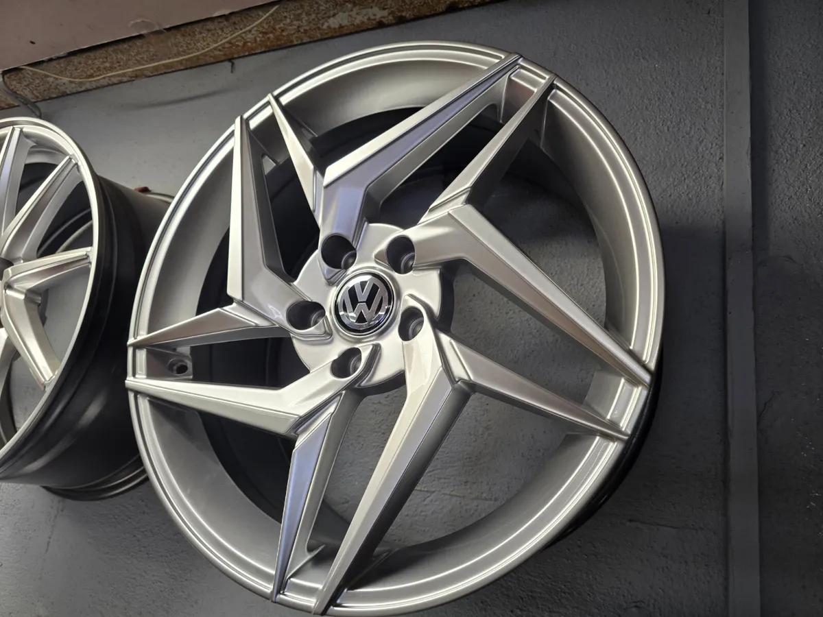 **Special** 18" Ferrari 488 Style