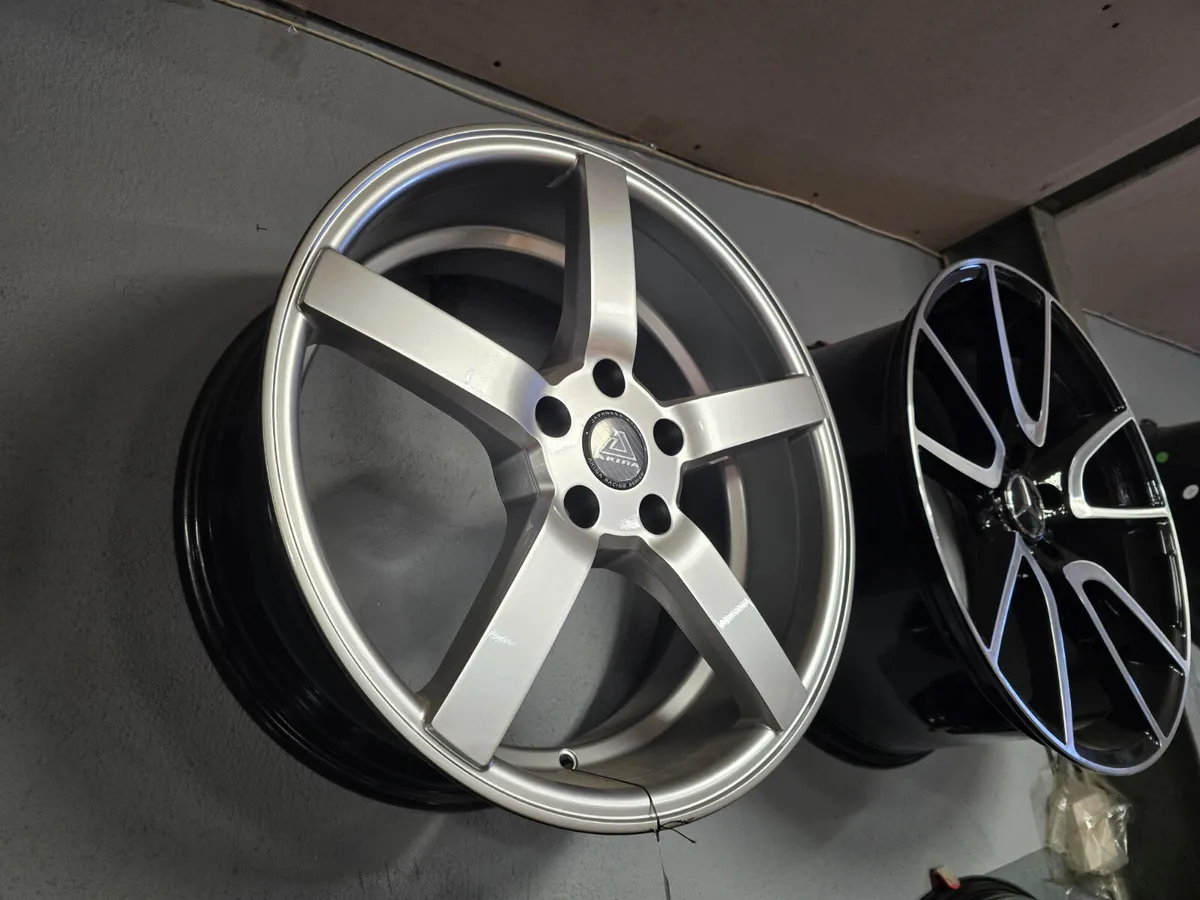 **Special** 18" AKINA Magnum