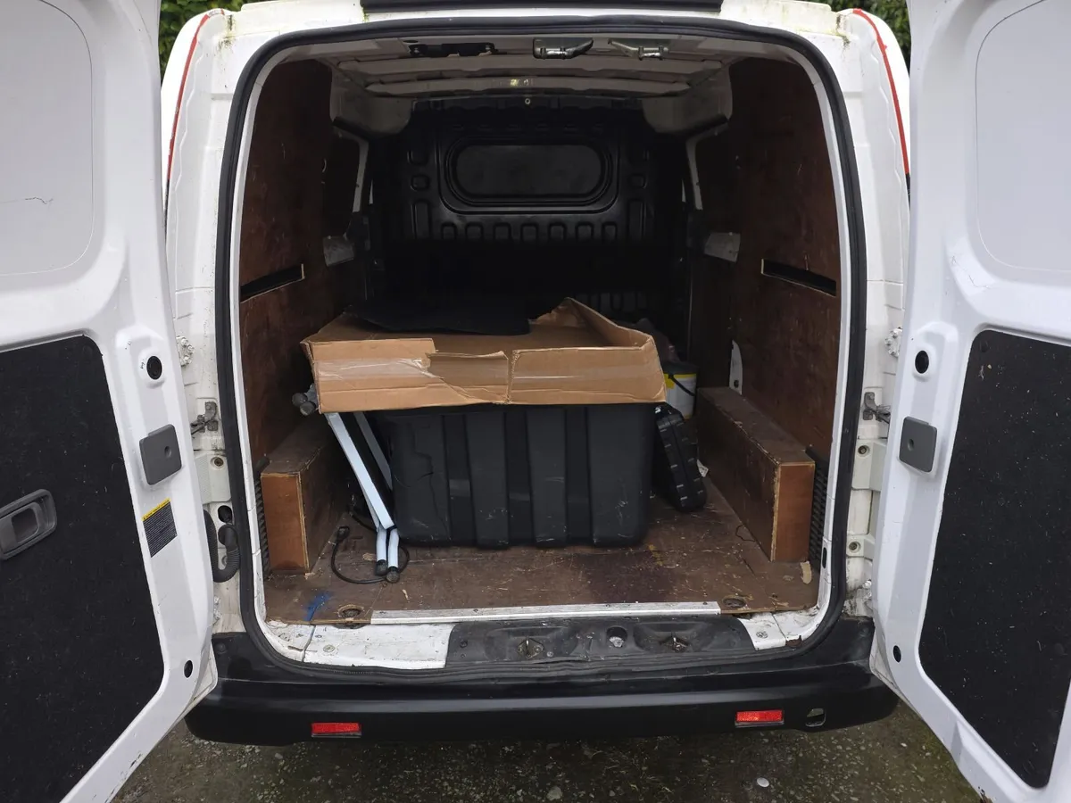 Nissan NV200 2018 - Image 2