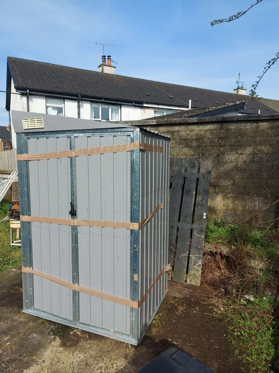 Wall mounted metal shed - Image 3