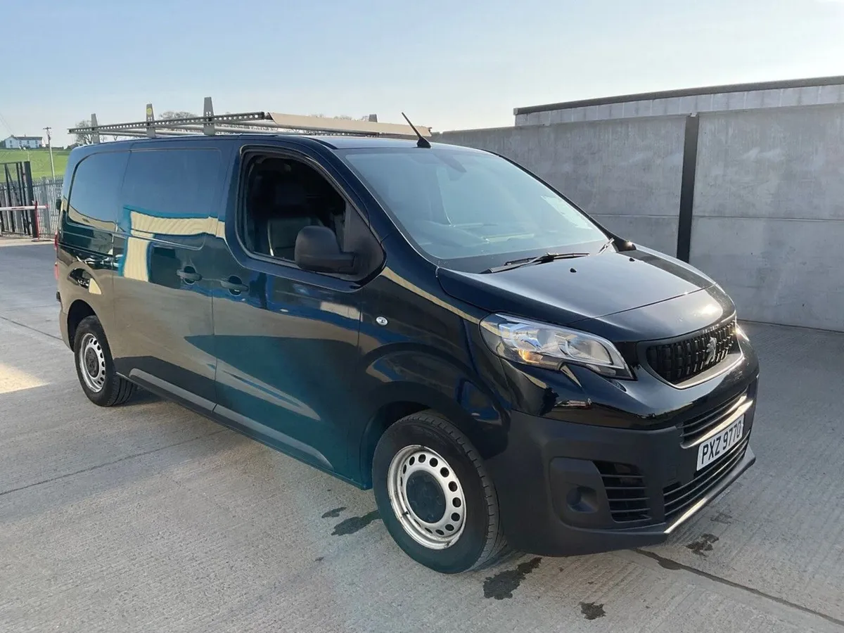 RENAULT TRAFIC SL28 BUSINESS+ SWB 2.0 BLUE DCI 130 - Image 3