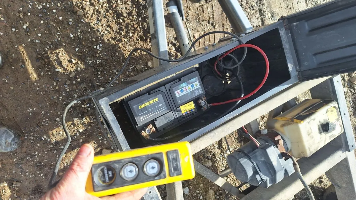 Bateson tipping trailer 10x5.11" - Image 3