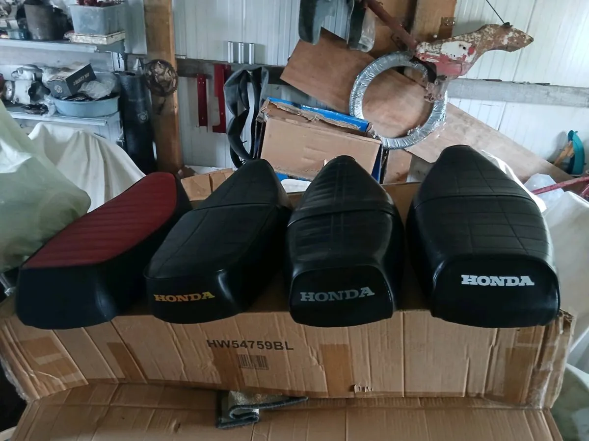 Honda 90 seats /exhausts - Image 1