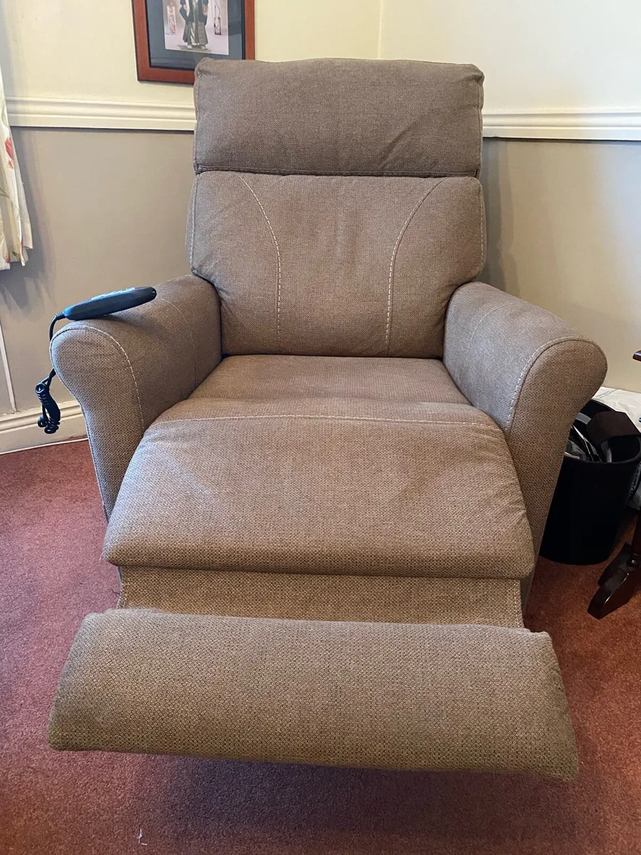 Riser Recliner chair - Image 2