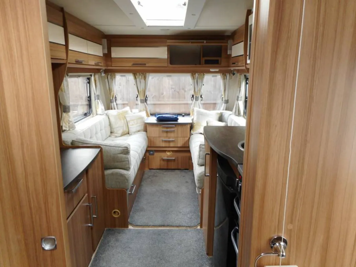2017 LUNAR SOLARIS 462 2/3 BERTH MINT CARAVAN - Image 4