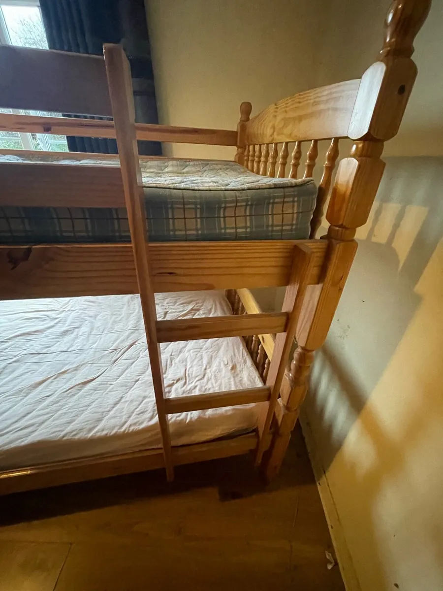 Bunk bed - Image 1