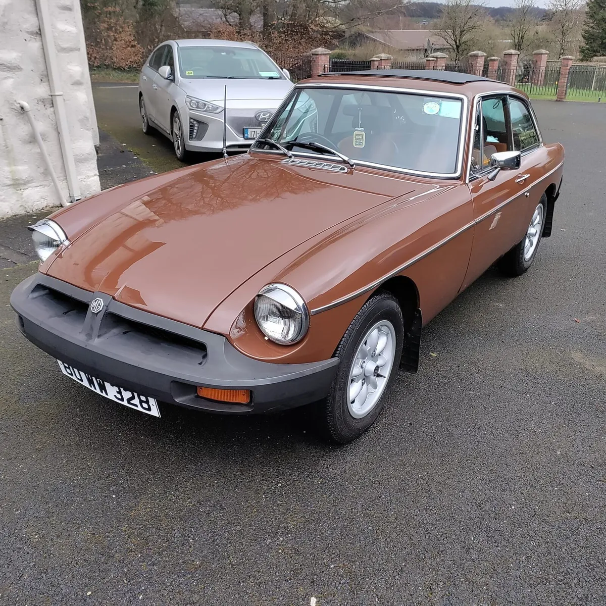 MGB GT - Image 1