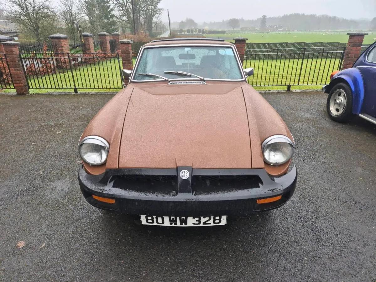 MGB GT - Image 2