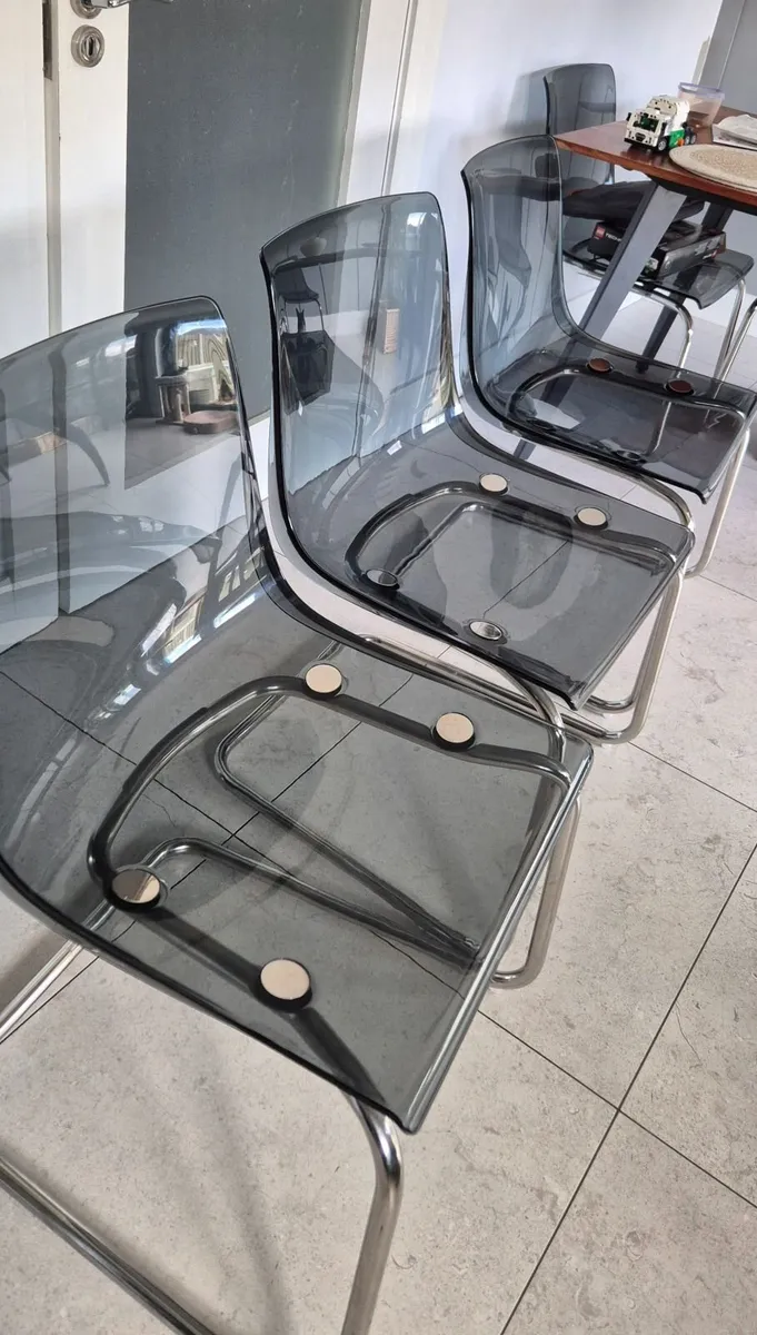 6 Dining chairs - Image 1