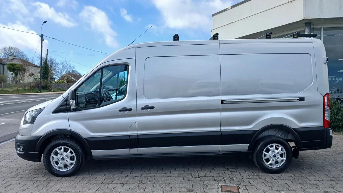 241 FORD TRANSIT L3 H2 HIGH SPEC SPOTLESS,EXTRAS - Image 2
