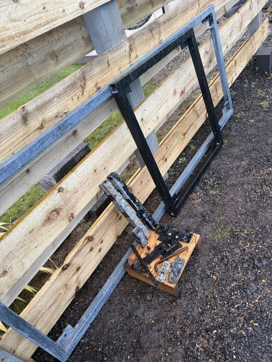 Pair Steel gates - Image 4