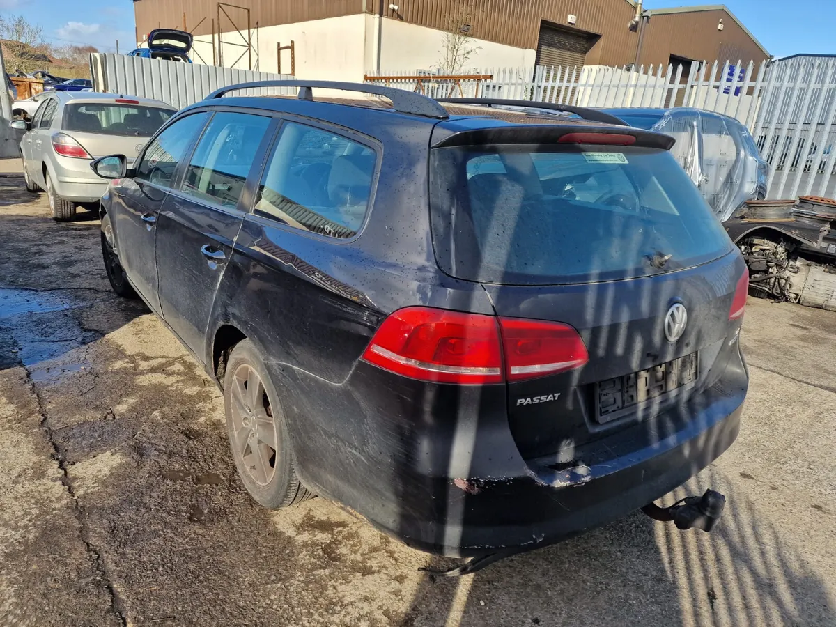 12 VW PASSAT  1.6 TDI (CAYC) ESTATE FOR BREAKING - Image 4