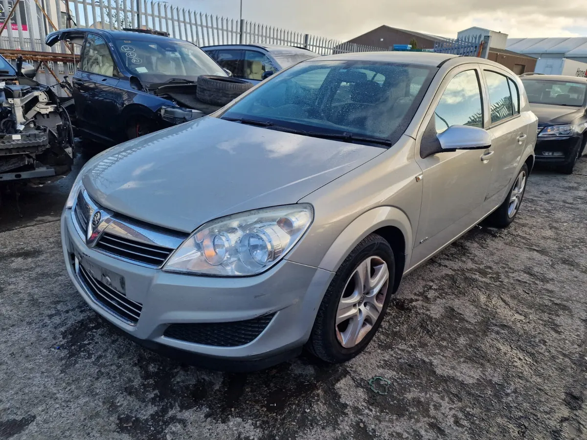 09 OPEL ASTRA  1.8 P AUTO (Z18XER) FOR BREAKING - Image 1