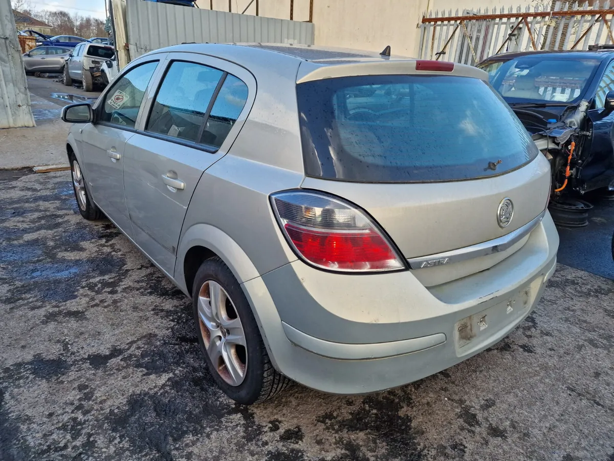 09 OPEL ASTRA  1.8 P AUTO (Z18XER) FOR BREAKING - Image 3