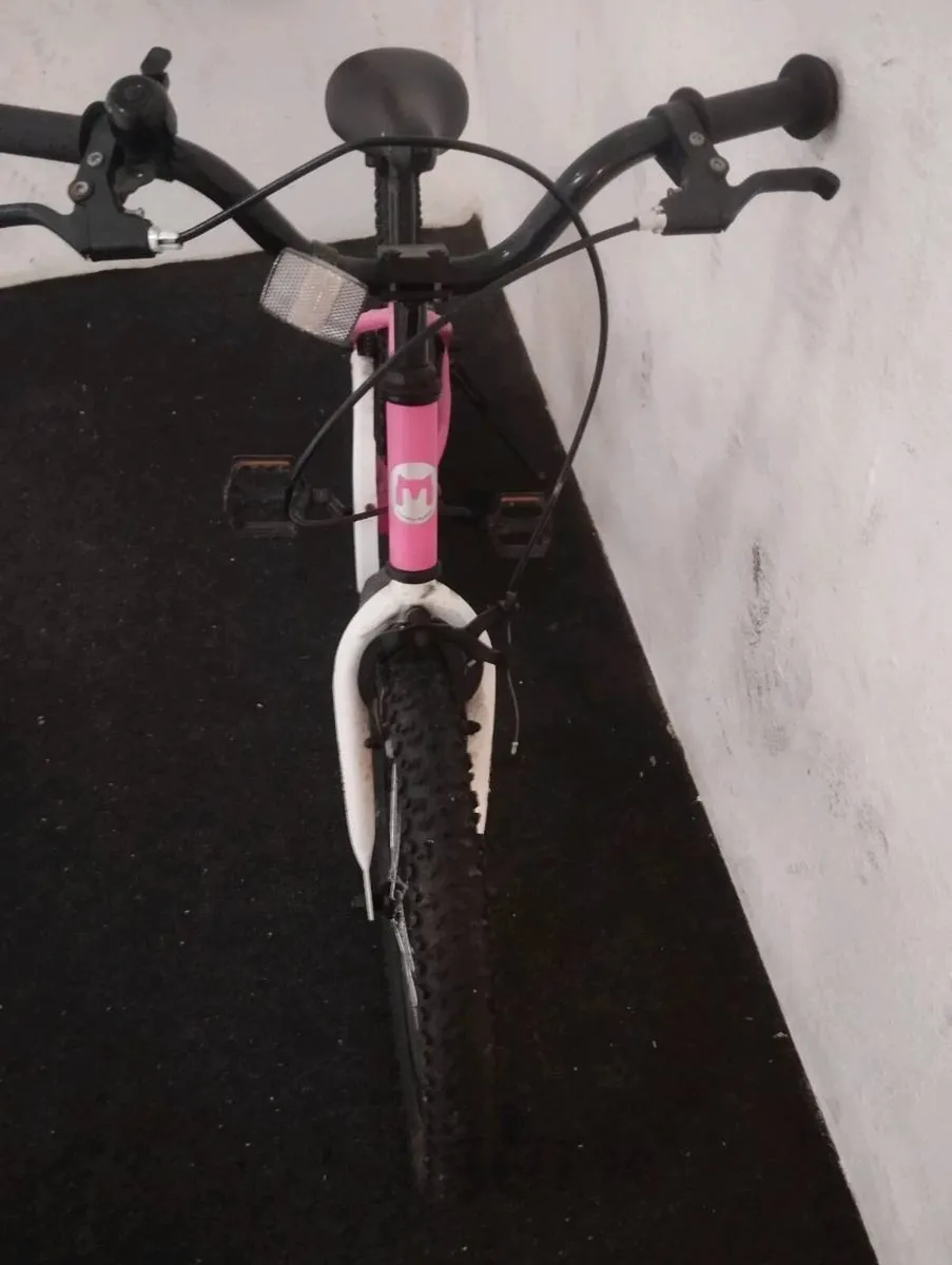 Girls 20inch bike - Image 4