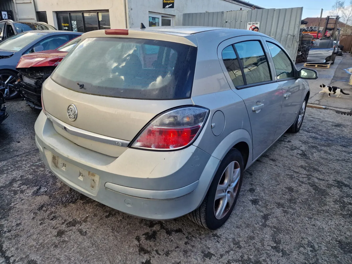 09 OPEL ASTRA  1.8 P AUTO (Z18XER) FOR BREAKING - Image 4