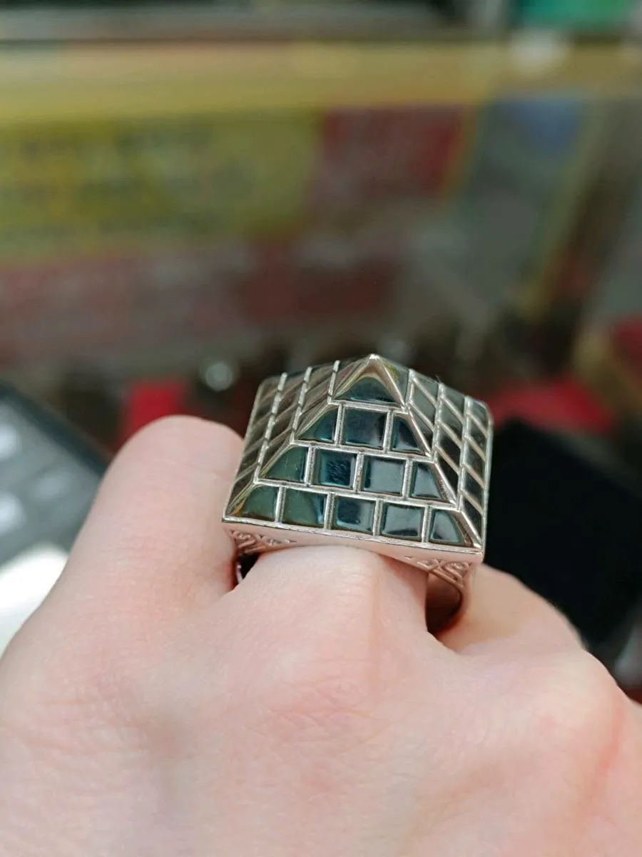 Large Sterling Silver Pyramid Ring , Brand New - Image 4