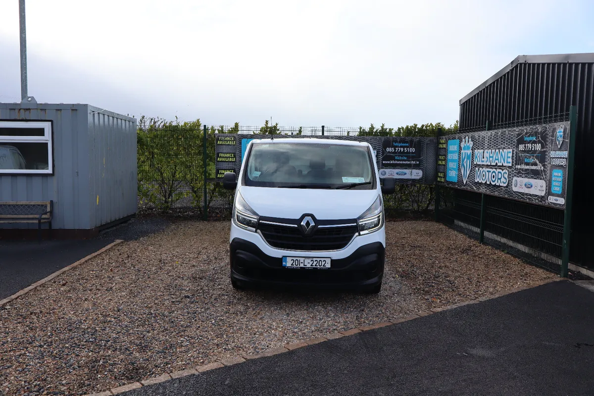 Renault Trafic LWB 2020 - Image 2
