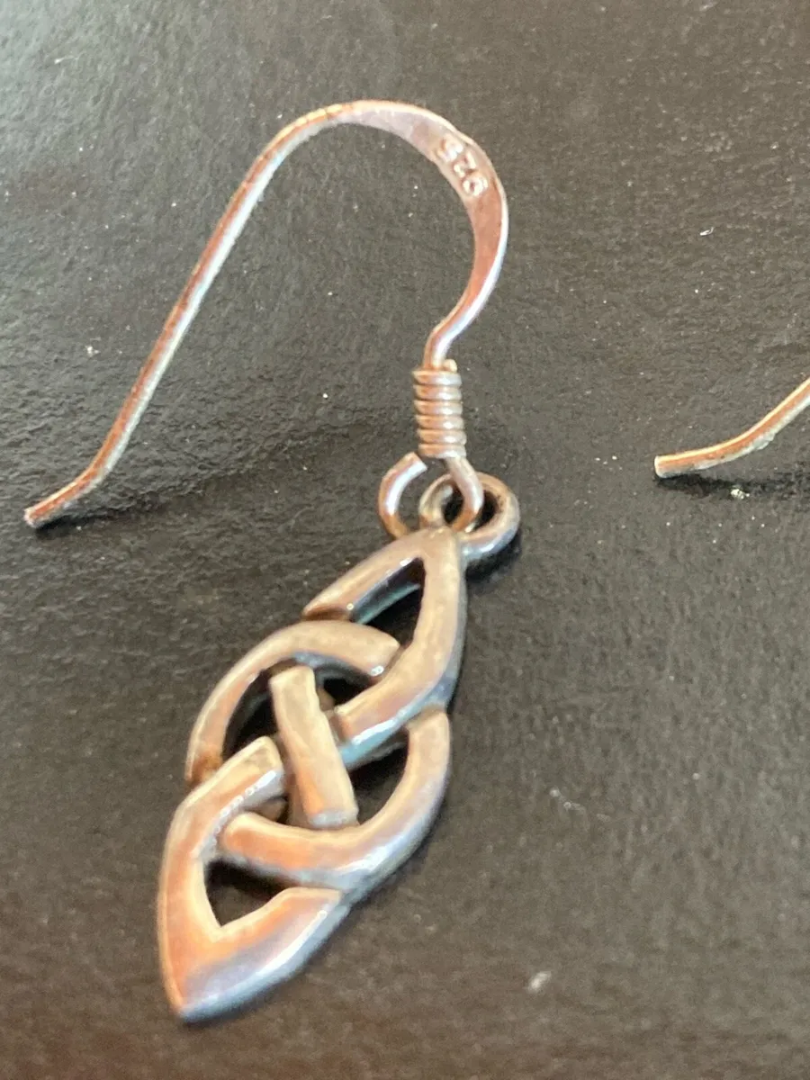 Celtic knot Sterling Silver drop earrings - Image 2