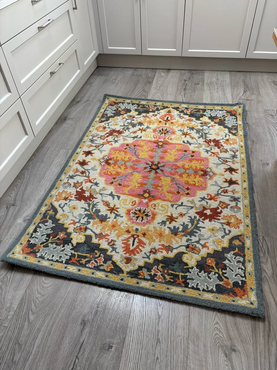 Asiatic 100% Wool Rug - Image 1