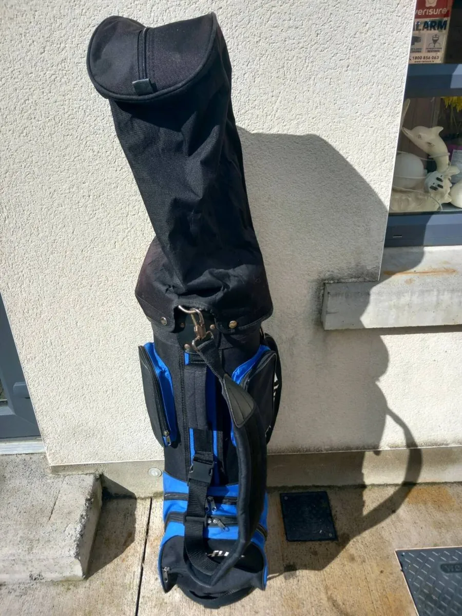 Top flite golf bag. - Image 1