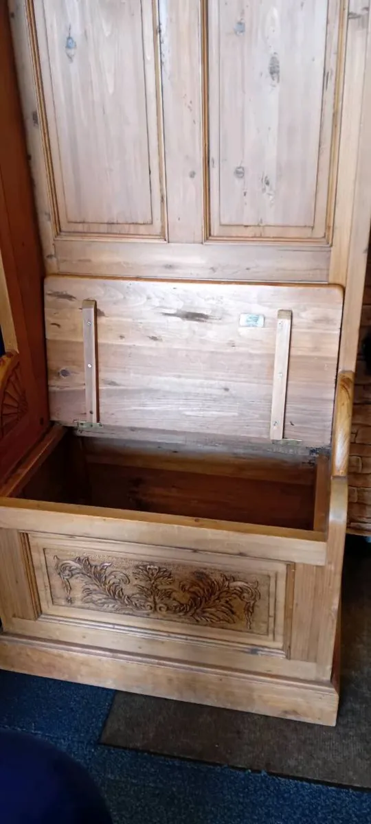 Modern Decorative Pine Settle - Image 2